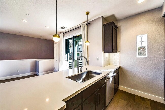 Building Photo - LUXURY TOWNHOME IN SUNNYVALE | 2014 BUILD