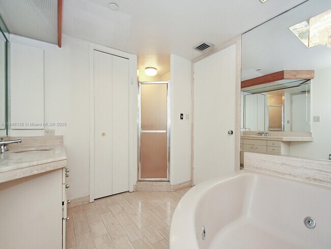 Building Photo - 19355 Turnberry Way