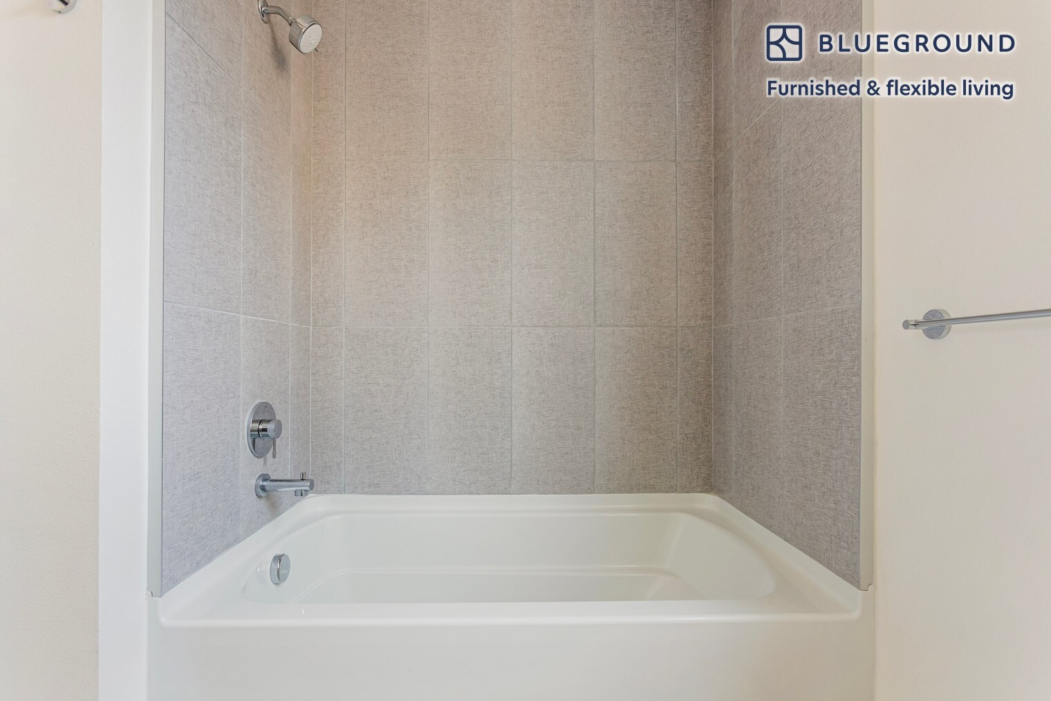 Building Photo - 760 S Serrano Ave