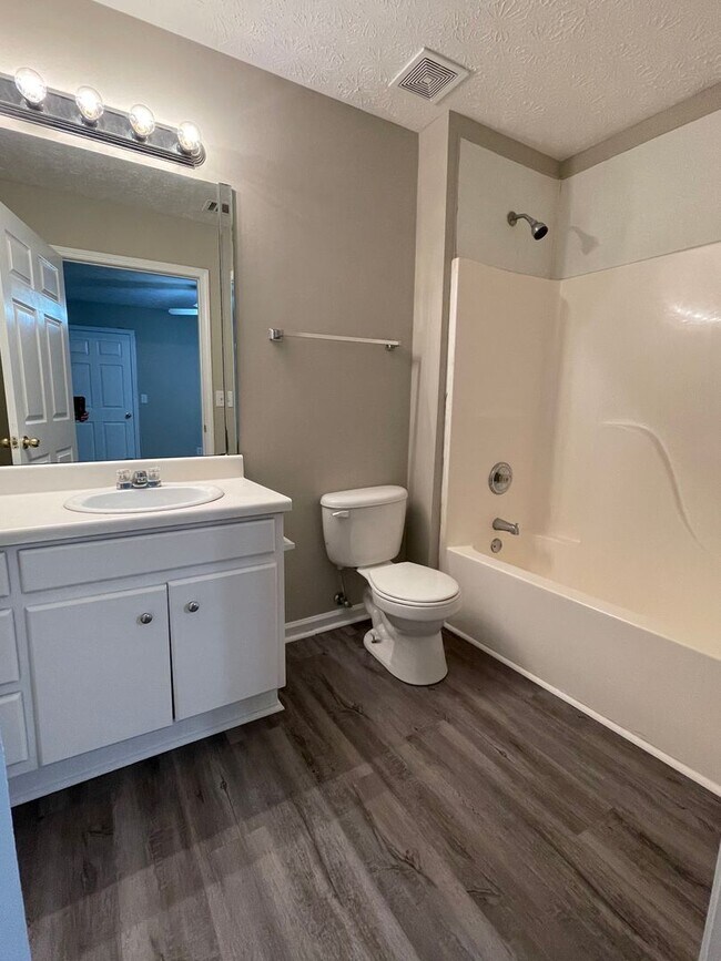 Building Photo - 2 bedroom 2 bath ranch Duplex in Douglasville, GA