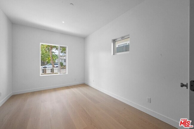 Building Photo - 1227 23rd St