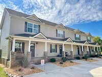 Building Photo - Charming 2-Bedroom, 2.5-Bath Townhome in L...