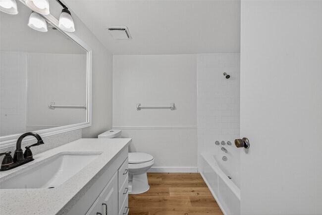 Building Photo - 12633 Memorial Dr