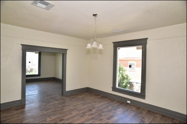 Building Photo - 2111 Portland Ave