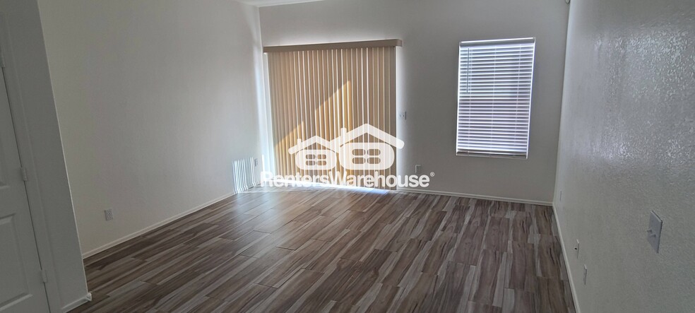 Building Photo - 15311 W Sierra St