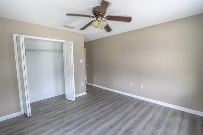 Building Photo - 1208 Oakcrest Dr