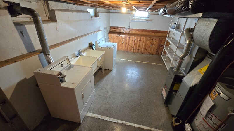 Building Photo - 336 2nd Ave S