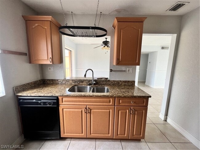 Building Photo - 12650 Kenwood Ln