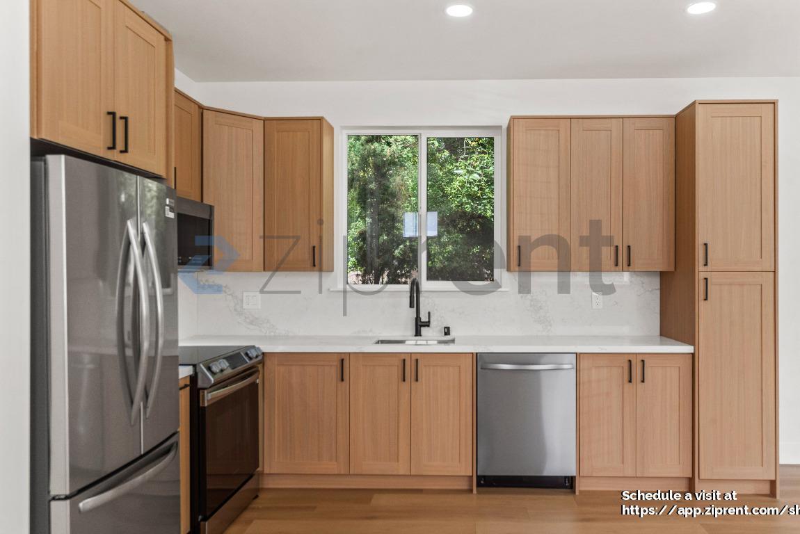 Building Photo - 3829 Buell St