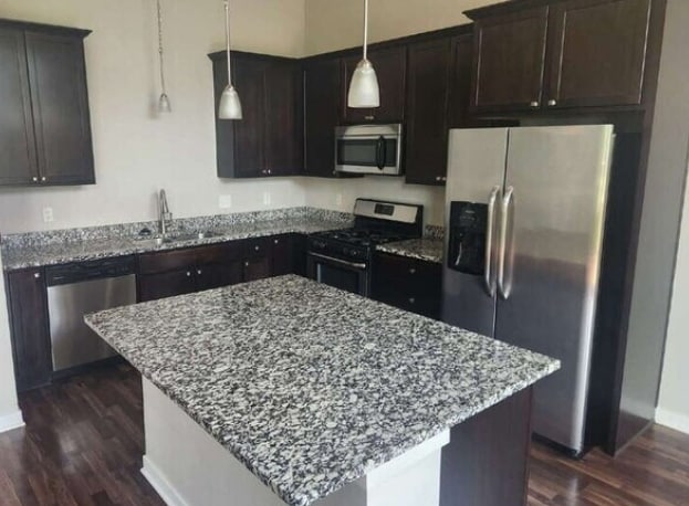 Building Photo - 7878 Cottonwood Ln