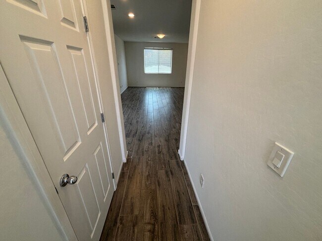 Building Photo - Charming 3-Bedroom Home with Spacious Back...