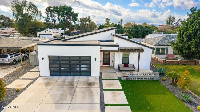 Building Photo - 1831 E Montecito Ave