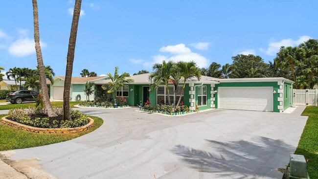 Building Photo - 608 Malabar Ave