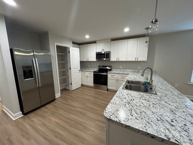 Building Photo - Brand New Single Family Home!