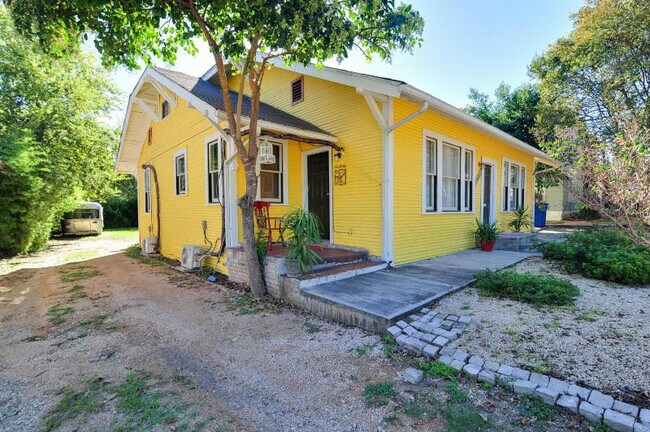 Primary Photo - 1024 W Russell Pl