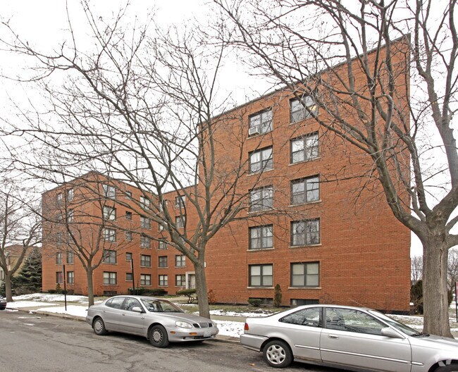 Building Photo - 2600 W Rascher Ave