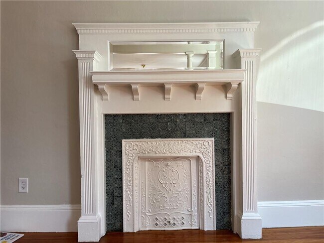 Building Photo - 224 Rochambeau Ave