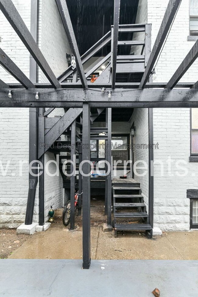Building Photo - 1329 E Market St