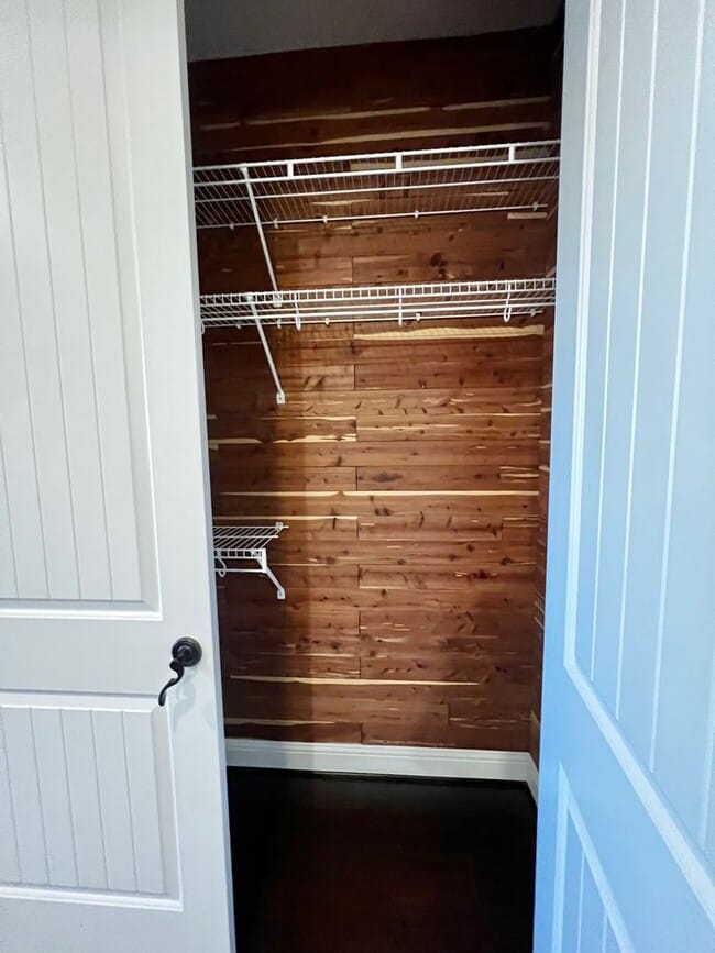 Building Photo - Hidden Gem at the End of the Cul-de-Sac!