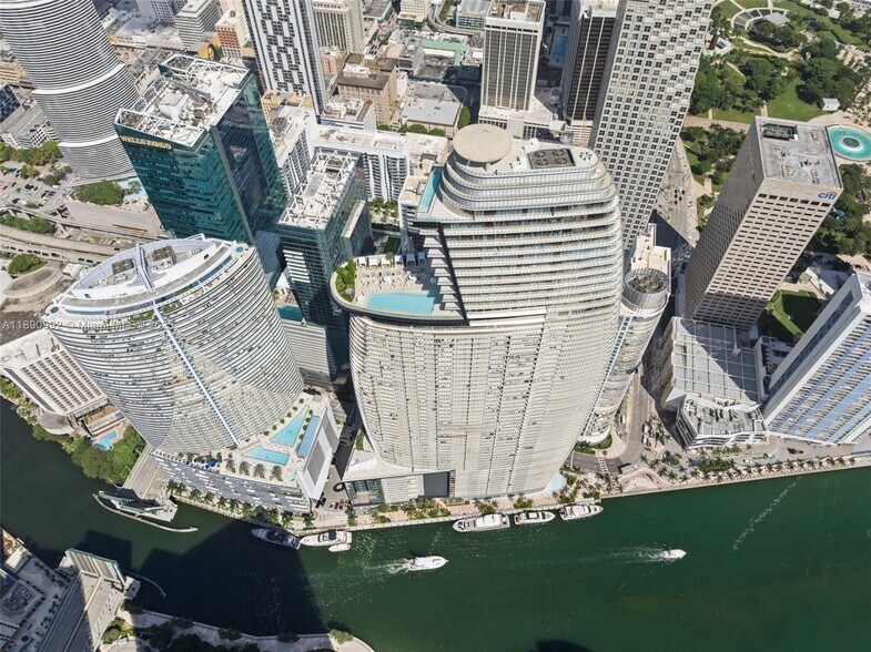 Building Photo - 300 Biscayne Boulevard Way