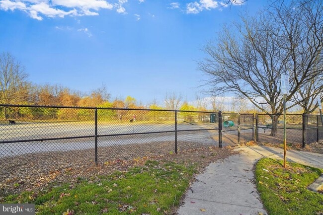 Building Photo - 502 Lawson Way