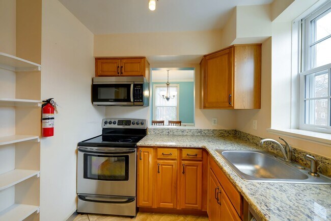 Building Photo - Updated 1BR in Iconic McLean Gardens is the Urban Retreat You've Been Looking For!