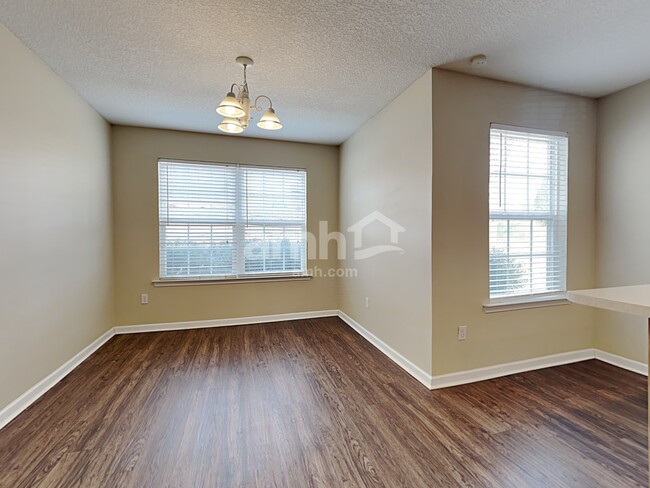 Building Photo - 508 Shoresbrook Rd
