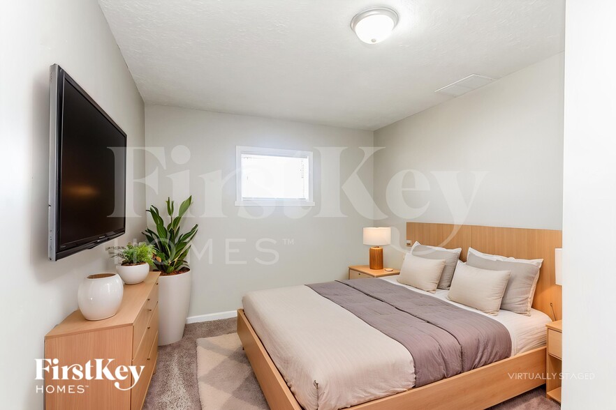 Building Photo - 1127 S Lockburn St