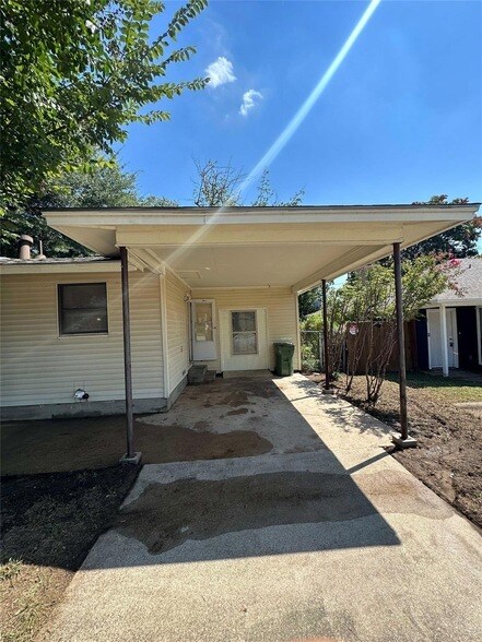 Primary Photo - 2022 Wesley Dr