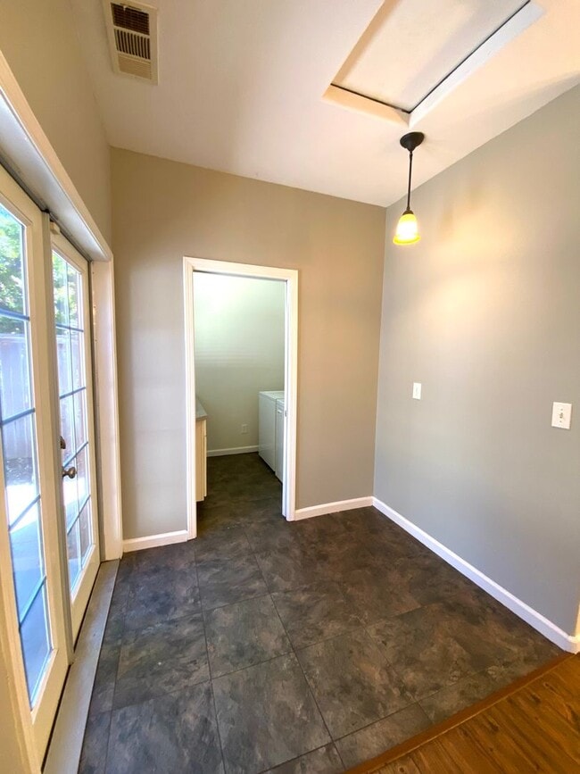 Building Photo - Coming Soon! Beautiful house in the Ave's