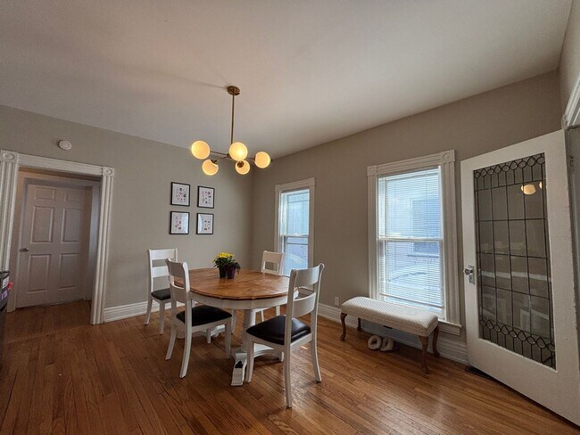 Building Photo - Single Family Home In The Park Ave Neighborhood!