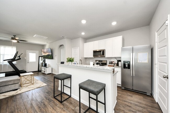 Building Photo - 21923 Grand Majestic Dr