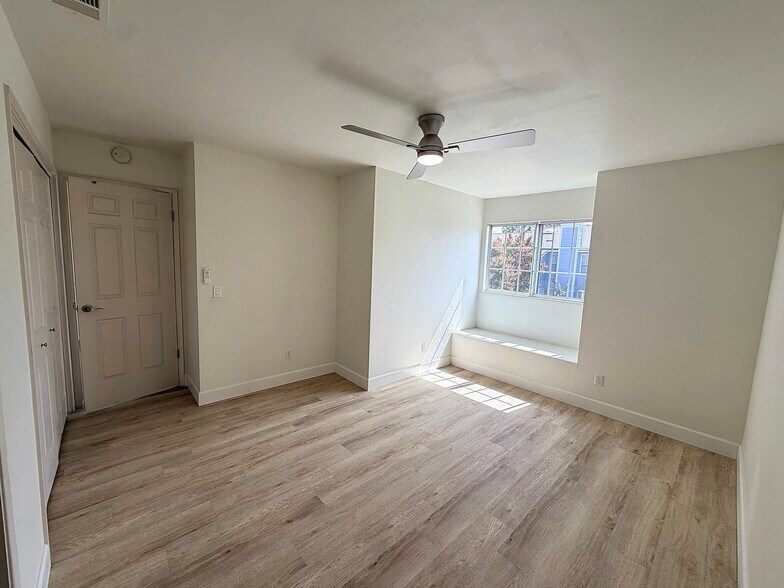 Building Photo - 1448 Plymouth Rock Way