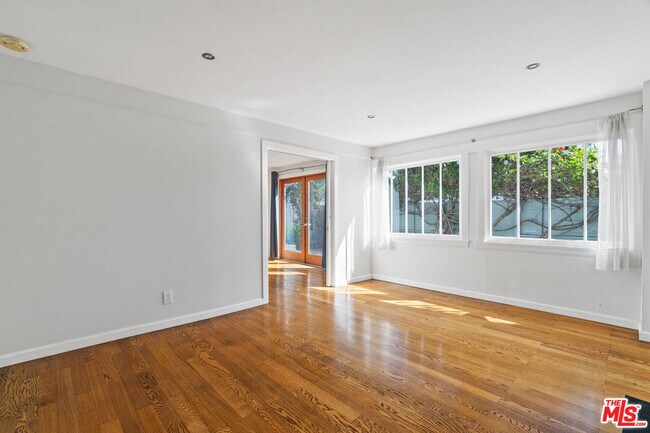 Building Photo - 1640 Electric Ave