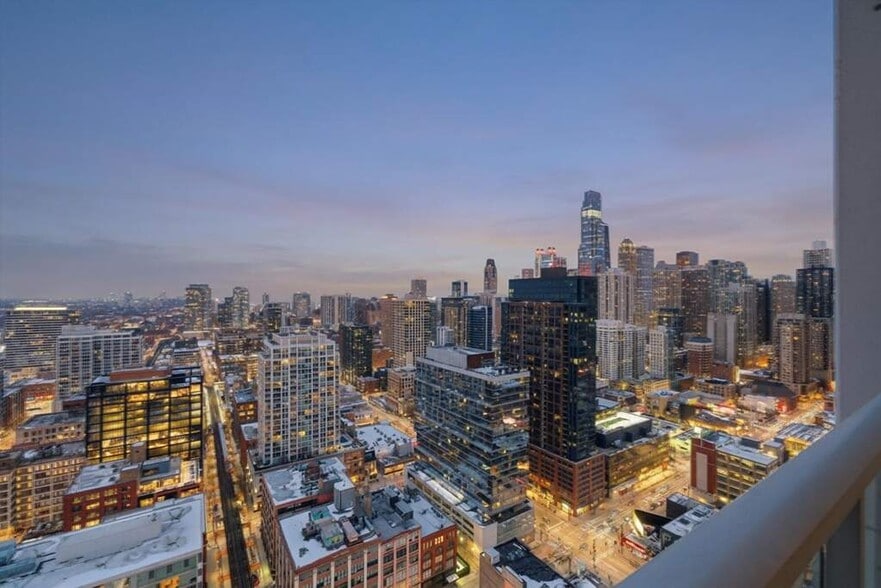 Building Photo - 303 W Ohio St