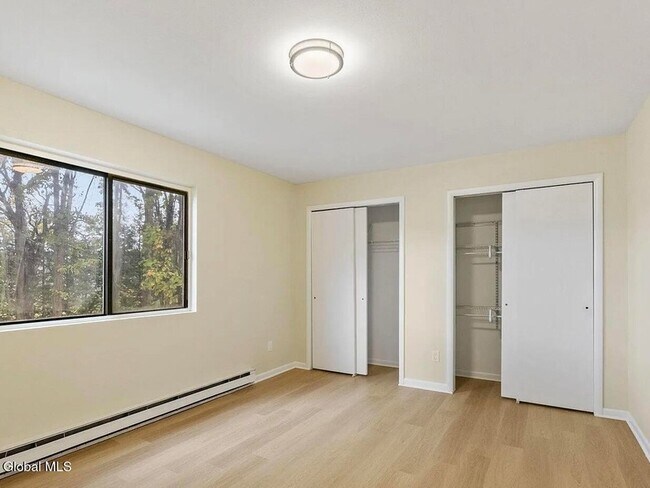 Building Photo - 19 Harvest Way