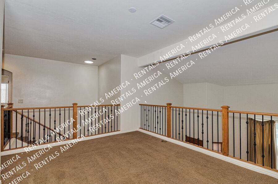 Building Photo - 89 E Brearley Dr