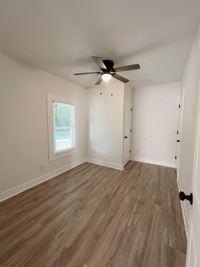 Building Photo - SEE IT NOW: Cozy 4-Bedroom Home in Kansas ...