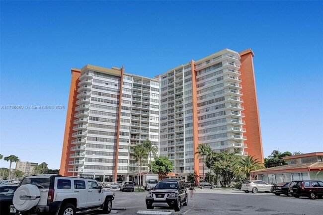 Building Photo - 1301 NE Miami Gardens Dr