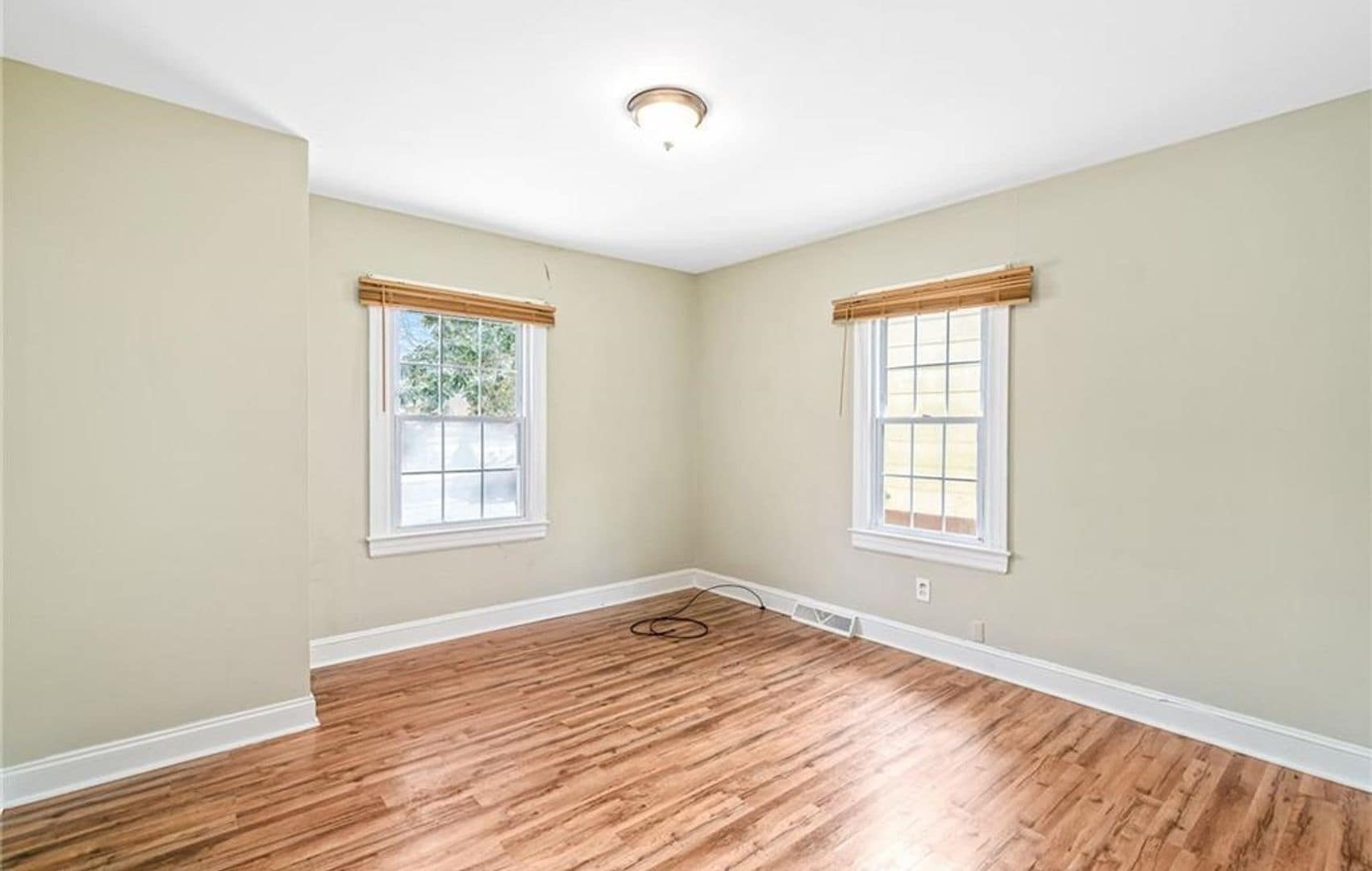 Building Photo - 3400 Rosemont Ave