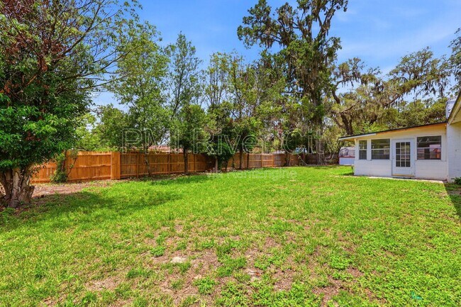 Building Photo - 2860 Cedarcrest Dr