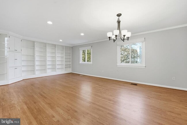 Building Photo - 1528 Goldenrain Ct