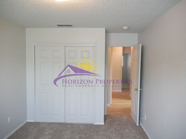 Building Photo - 2801-2803 Lerwick Rd