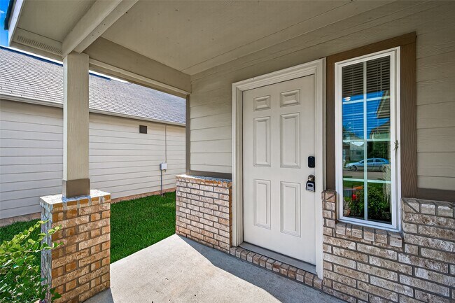 Building Photo - 17227 Quiet Song Ct
