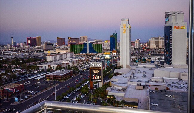 Building Photo - 4381 W Flamingo Rd