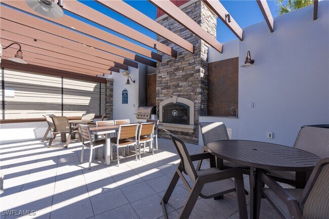 Building Photo - 42380 Cascade Dr
