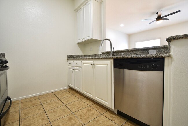 Building Photo - 5500 Bonner Ave