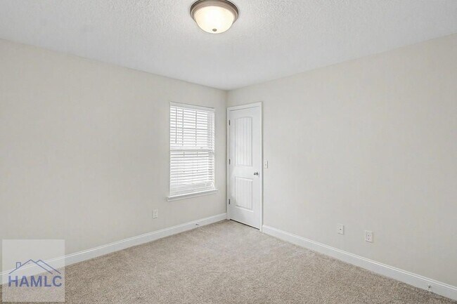 Building Photo - 157 Hamlet Ct