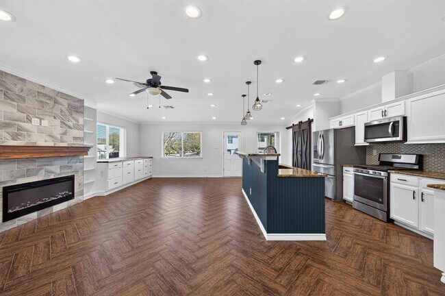 Building Photo - 1201 Dillon Lake Bend