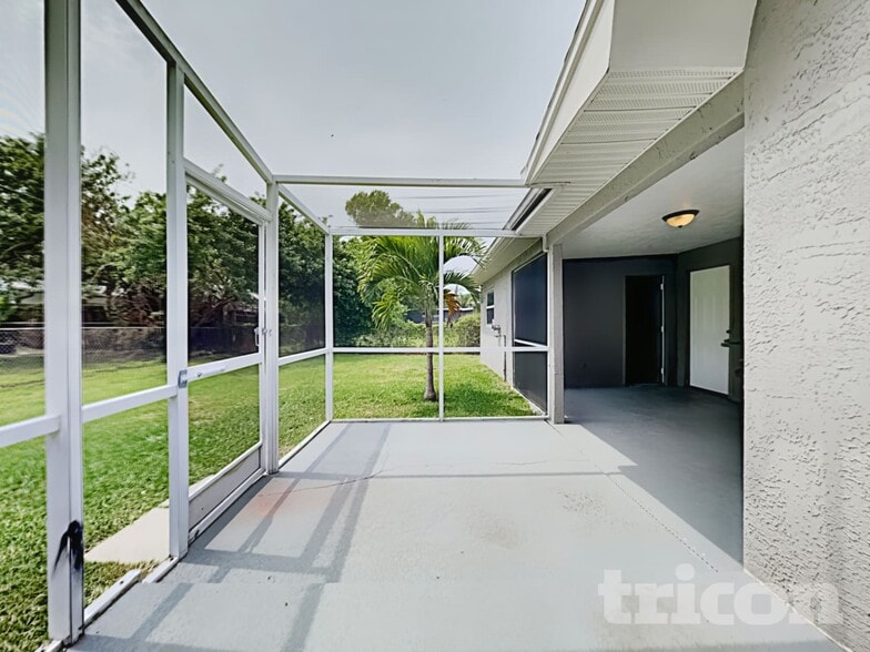 Building Photo - 1447 Fairmont St